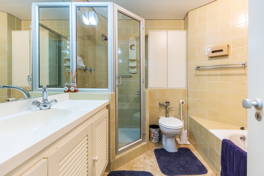 To Let 3 Bedroom Property for Rent in Sea Point Western Cape